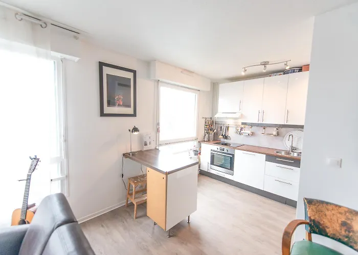 Accueillant Avec Vue A Belleville Apartman